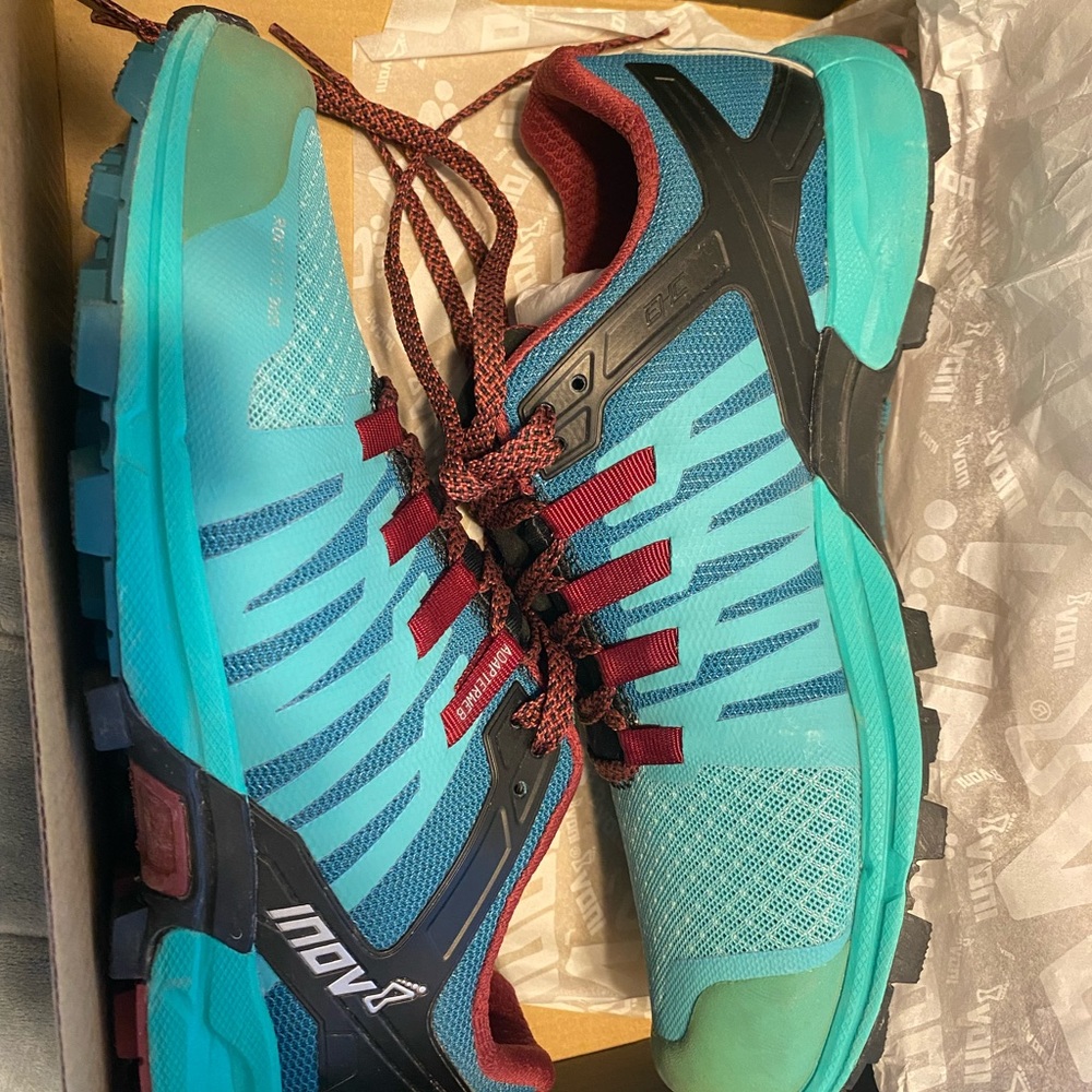 Inov8 roclite shoes- like new